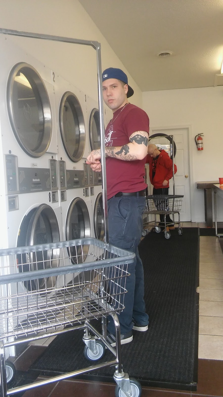 Niagara Coin Laundromat | 5917 Franklin Ave, Niagara Falls, ON L2G 4Y7, Canada | Phone: (905) 906-2184