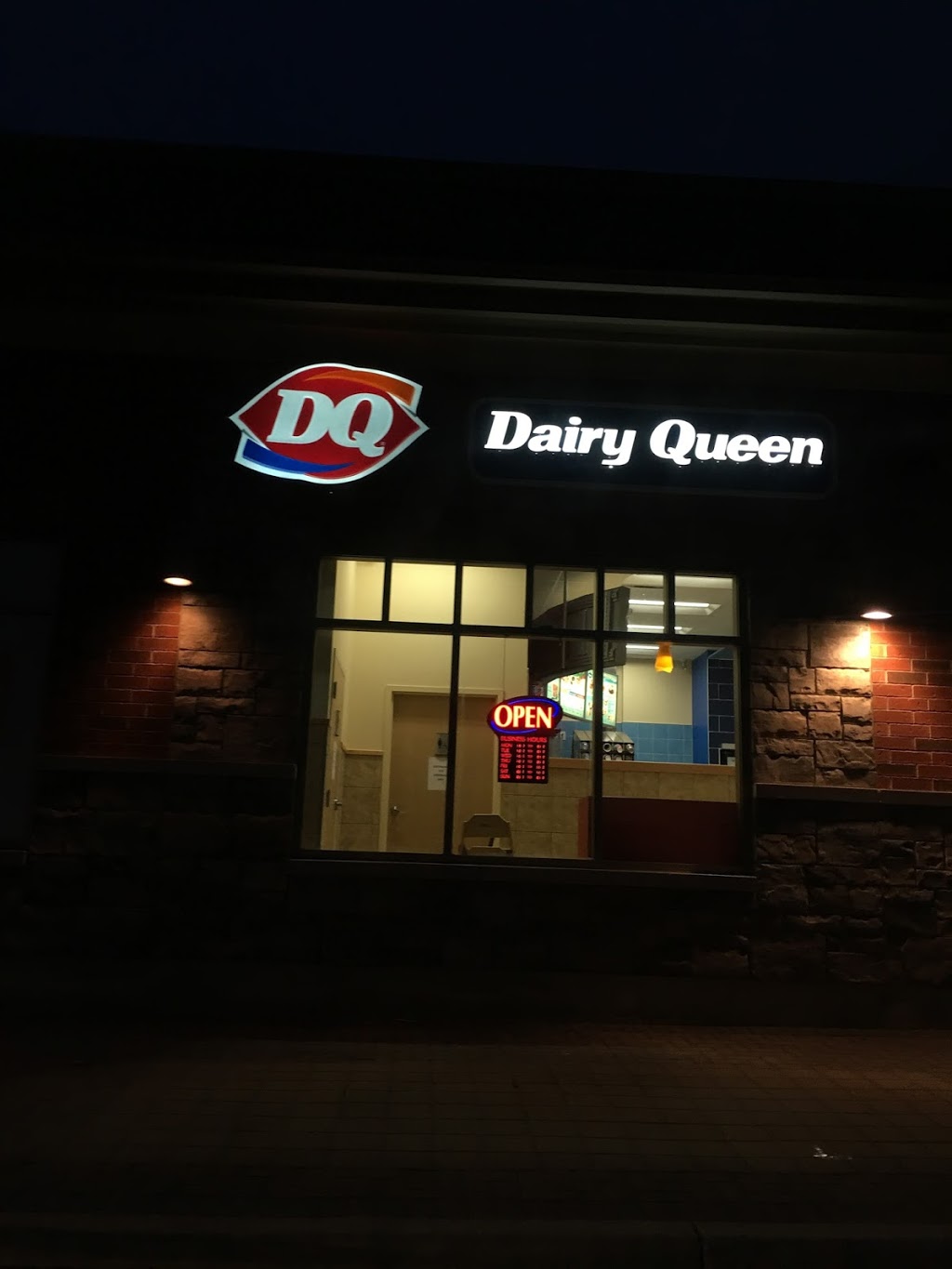 Dairy Queen | 233 Dundas St E, Waterdown, ON L8B 0E9, Canada | Phone: (905) 689-8514