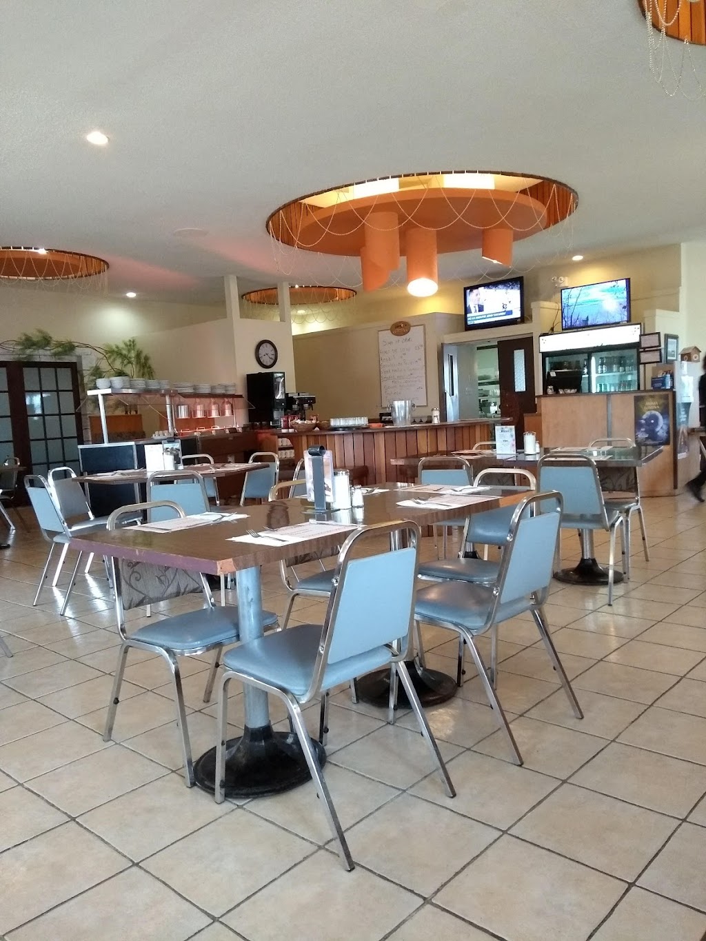 Restaurant Motel LEscale | 15 QC-155, Chambord, QC G0W 1G0, Canada | Phone: (418) 342-6417