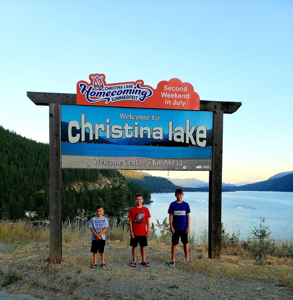 Christina Lakeside Resort | 1835 Bakery Frontage Rd, Christina Lake, BC V0H 1E2, Canada | Phone: (250) 447-9213