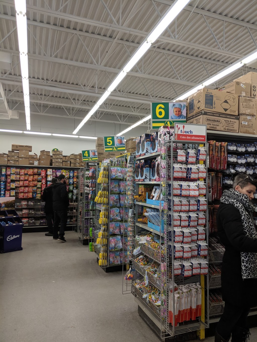 Dollarama | Smart Centre, 41 Boulevard de la Gappe, Gatineau, QC J8T 0B5, Canada | Phone: (819) 246-3395