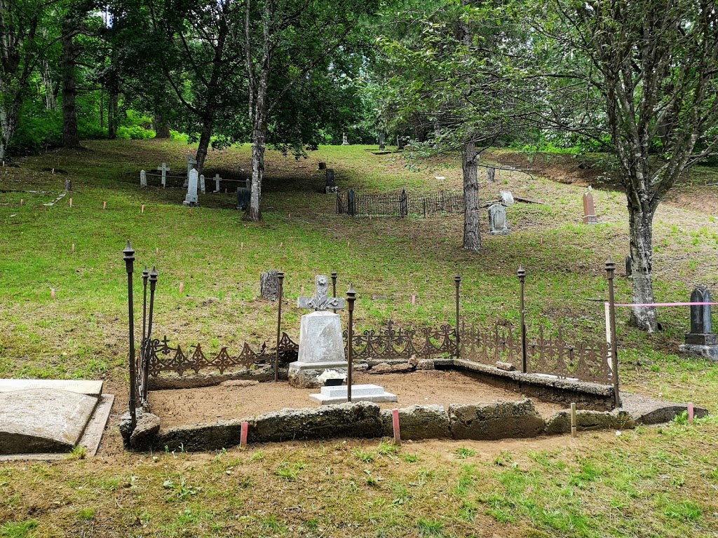 Kent Municipal Cemetery | 5989-5625 Limbert Rd, Agassiz, BC V0M 1A3, Canada | Phone: (604) 796-2235