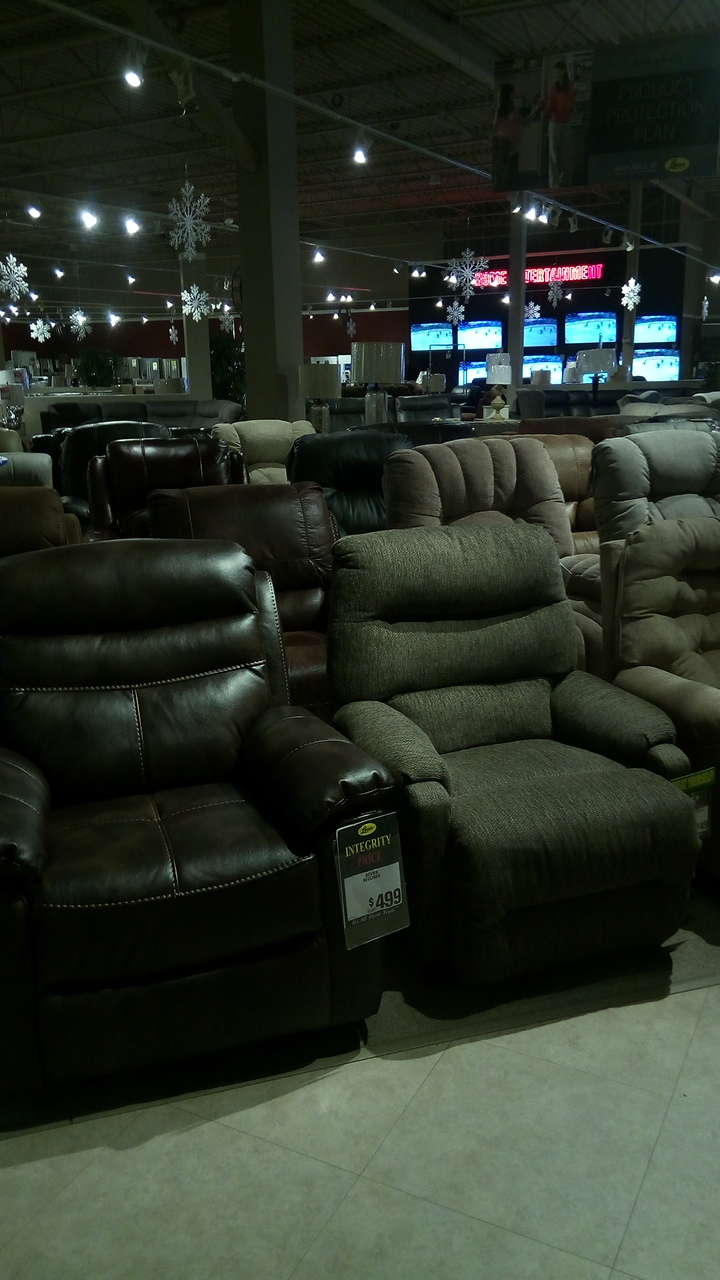 Leons Furniture | 2820 32 St S, Lethbridge, AB T1K 7B1, Canada | Phone: (403) 327-8578