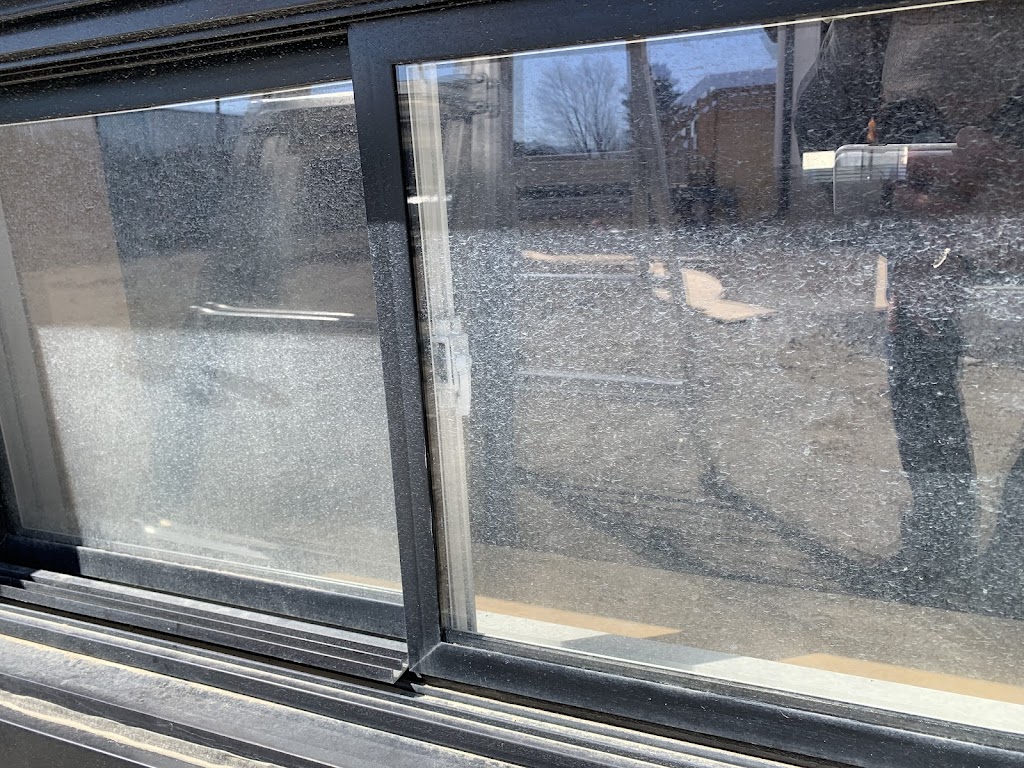 H2O Vitres/Window Cleaning | 408 Chem. Saint-Joseph, Val-des-Monts, QC J8N 7J5, Canada | Phone: (819) 635-2283