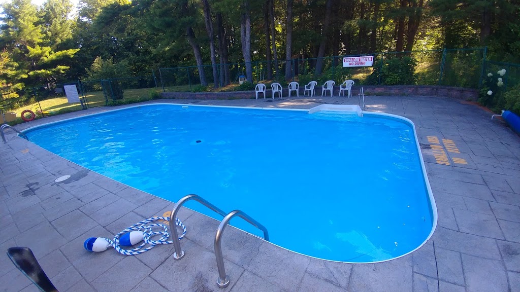 Cedar Lane Motel | 729 Cedar Ln, Bracebridge, ON P1L 0A1, Canada | Phone: (705) 645-9757