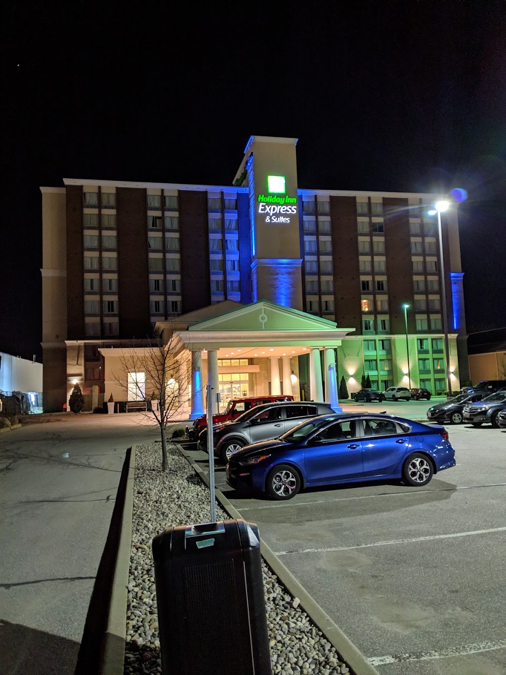 Holiday Inn Express & Suites Chatham South | 575 Richmond St, Chatham-Kent, ON N7M 1R2, Canada | Phone: (519) 351-1100