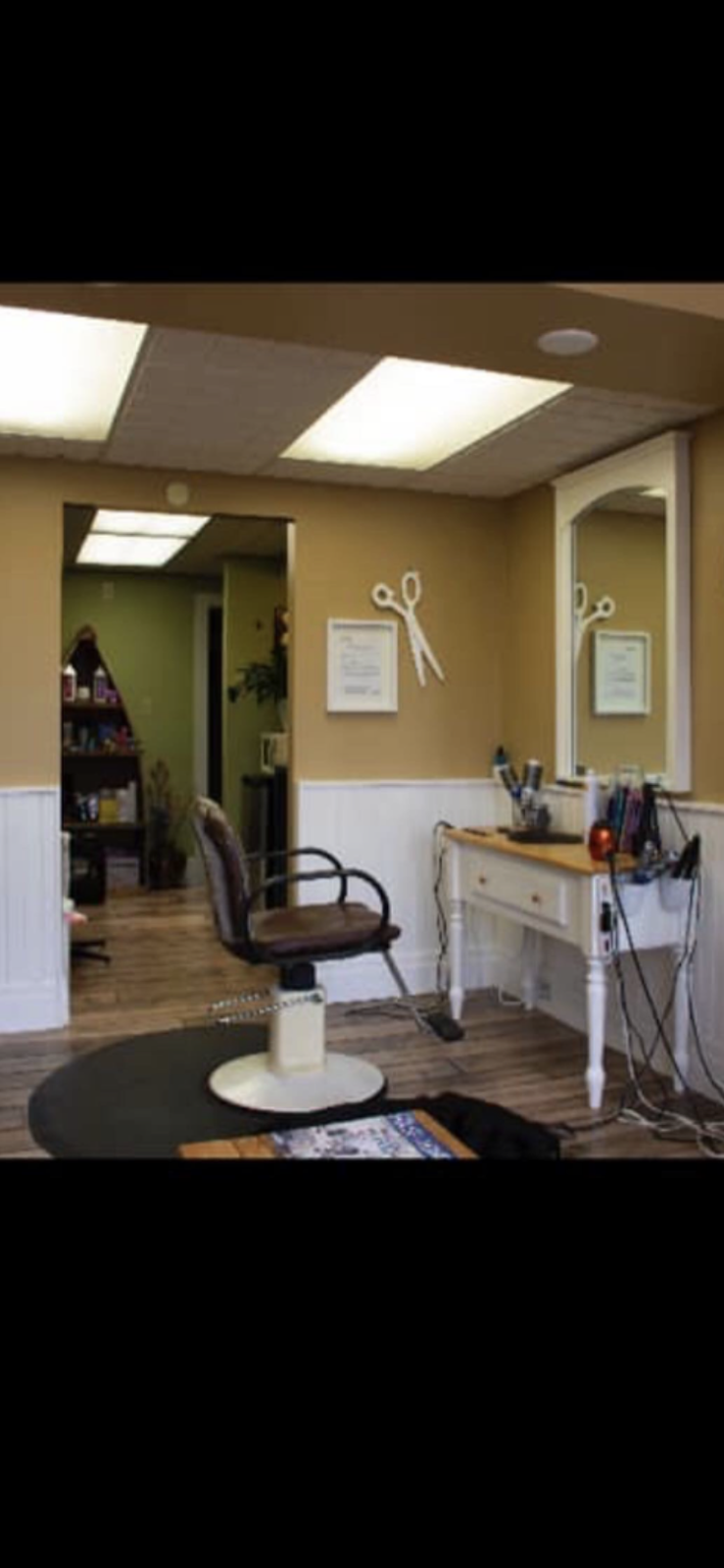 Leslies hair salon | 3748 Bridgewater St, Niagara Falls, ON L2G 6H3, Canada | Phone: (905) 380-9684