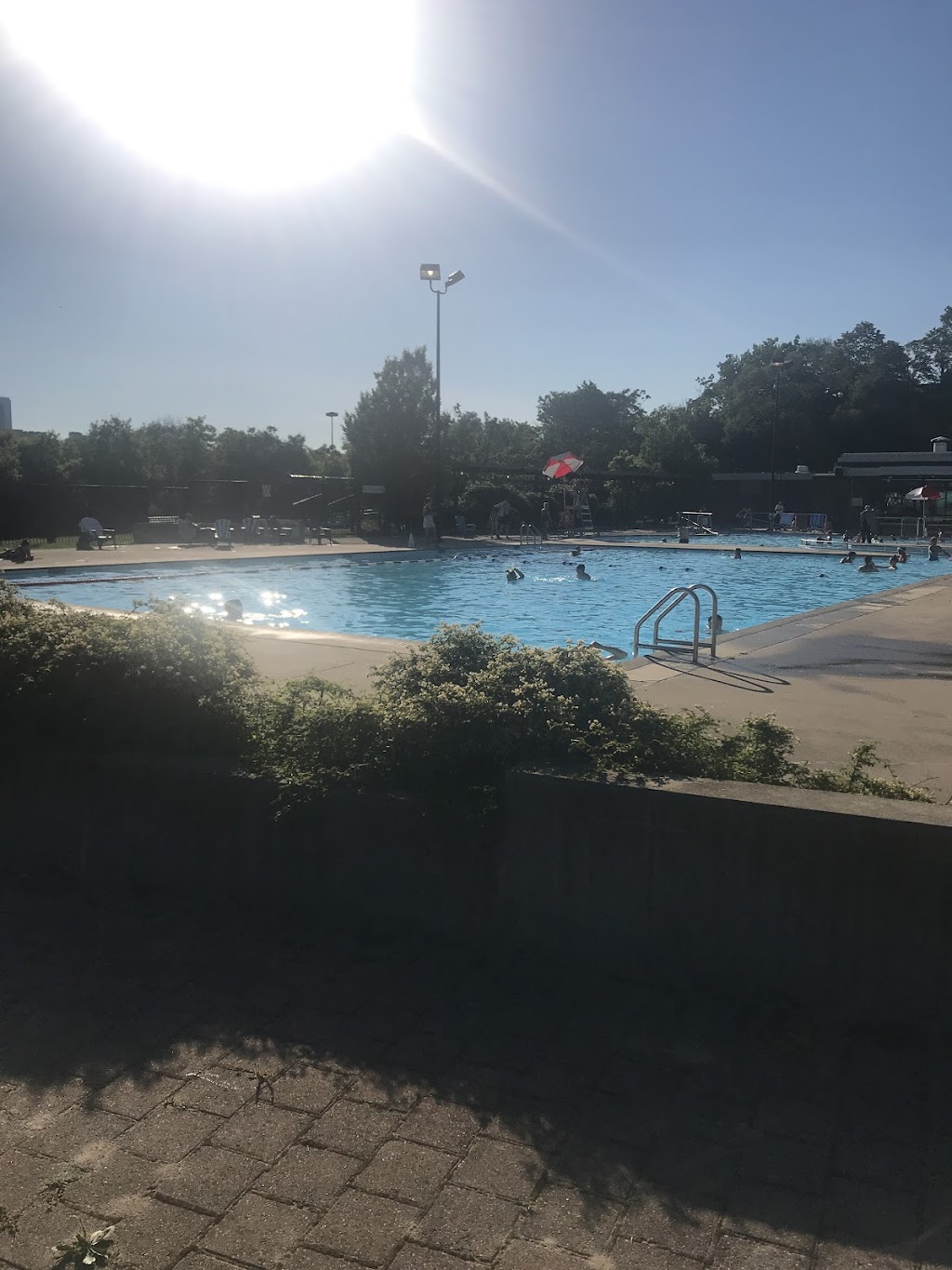 Riverdale Park East Outdoor Pool | 550 Broadview Ave, Toronto, ON M4K 2N6, Canada | Phone: (416) 392-7801