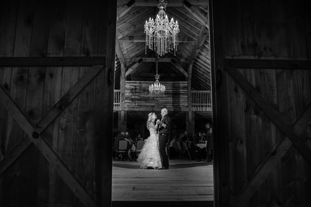 Lions Garden Barn Wedding Venue | 51115 Range Rd 200, Tofield, AB T0B 4J0, Canada | Phone: (780) 662-0414