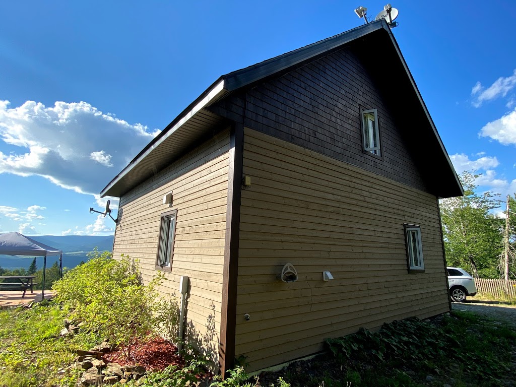 Chalet de la Halte | 26 QC-212, Notre-Dame-des-Bois, QC J0B 2E0, Canada | Phone: (819) 582-2549