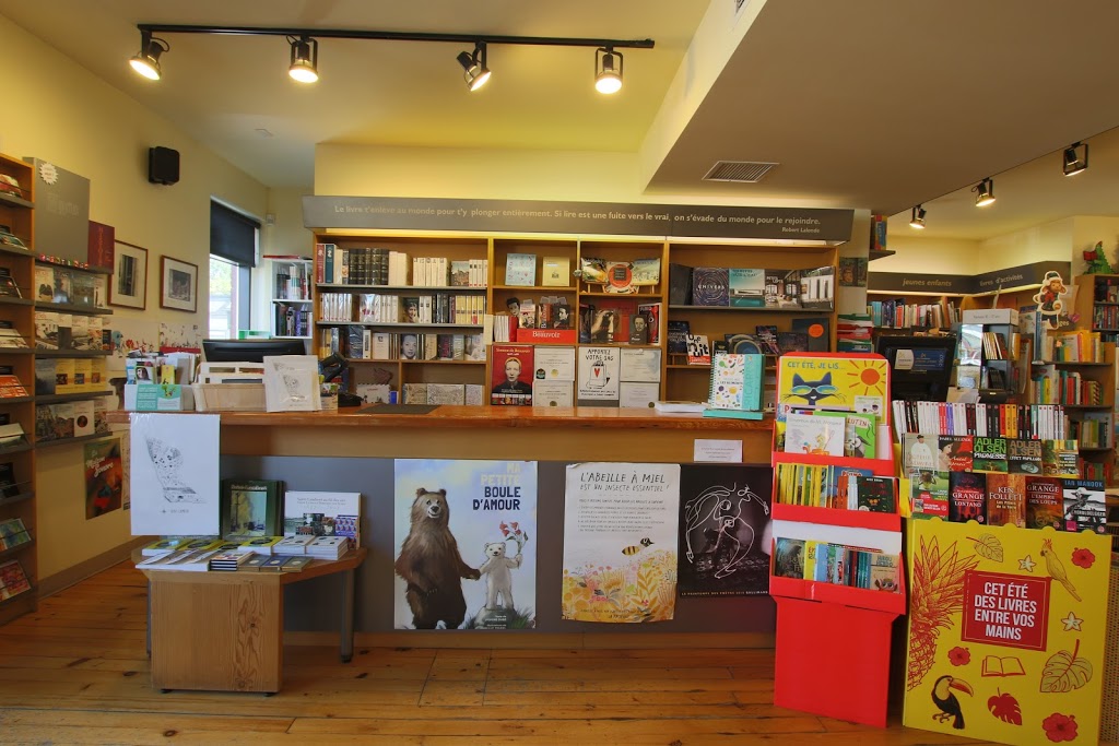 Librairie Le Fureteur Inc | 25 Rue Webster, Saint-Lambert, QC J4P 1W9, Canada | Phone: (450) 465-5597