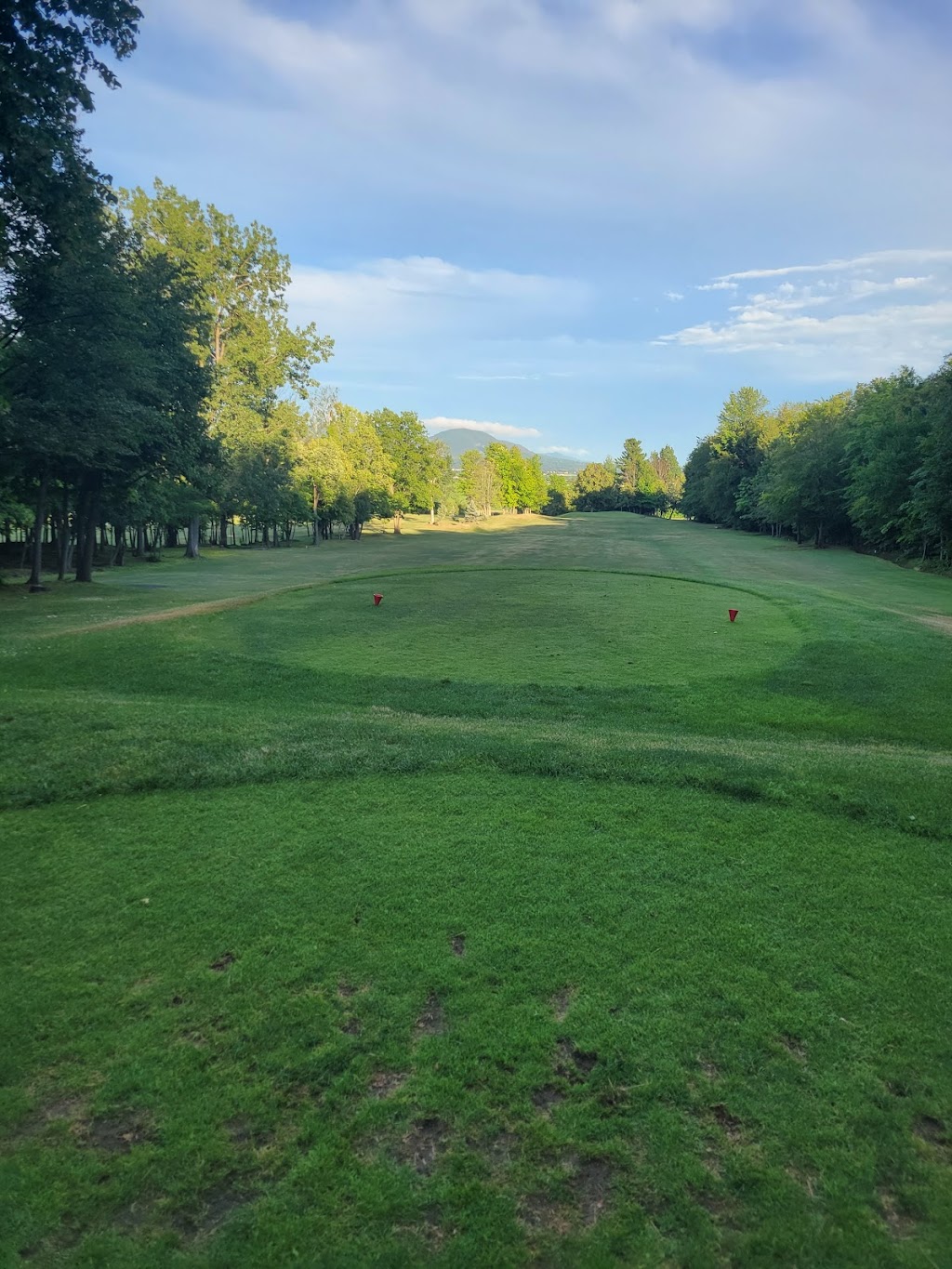 Club De Golf Des Arpents Verts | 5000 Chem. des Grands-Coteaux, Saint-Mathieu-de-Beloeil, QC J3G 2C9, Canada | Phone: (450) 464-3322