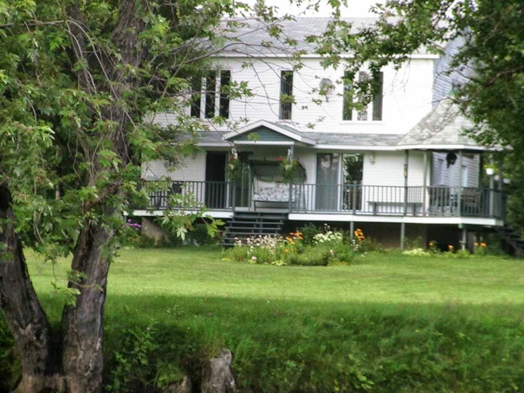 Le Reflet De La Riviere B & B | 86 Chemin Rousseau, Weedon, QC J0B 3J0, Canada | Phone: (819) 877-5033