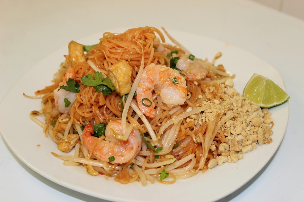 General Thai & Chinese Cuisine (Richmond Hill) | 11000 Yonge St unit C2, Richmond Hill, ON L4C 3E4, Canada | Phone: (905) 508-4639