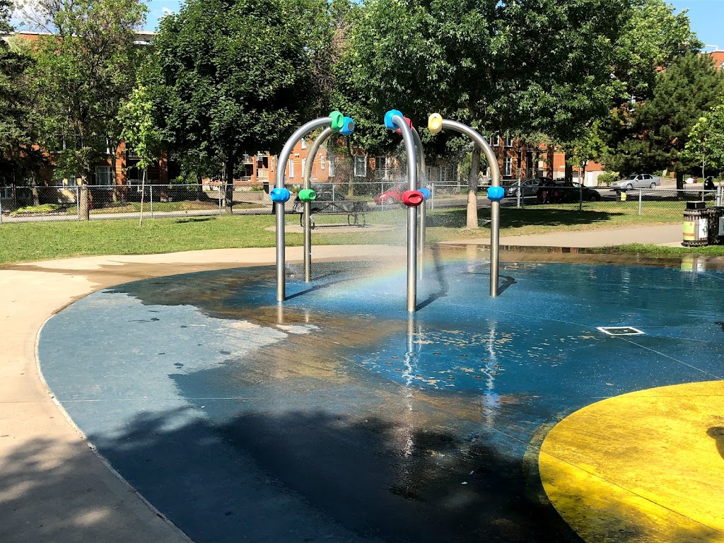 terrain de jeu pour enfant | Rue Beaubien E, Montréal, QC H1X 1P2, Canada | Phone: (514) 872-0311