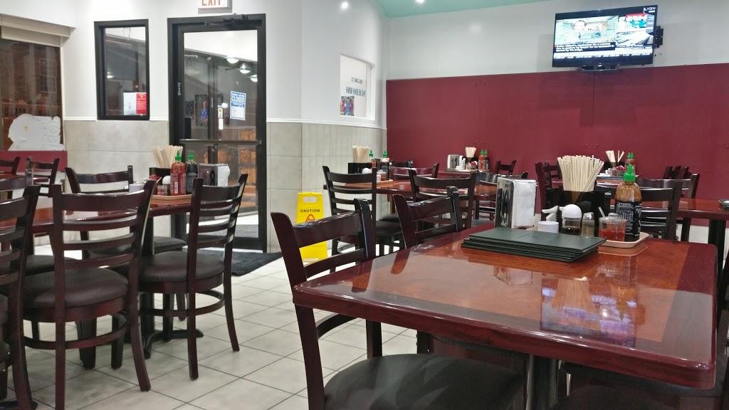 Pho Mi Binh Minh | 680 Silver Creek Blvd, Mississauga, ON L5A 3Z1, Canada | Phone: (905) 281-7177