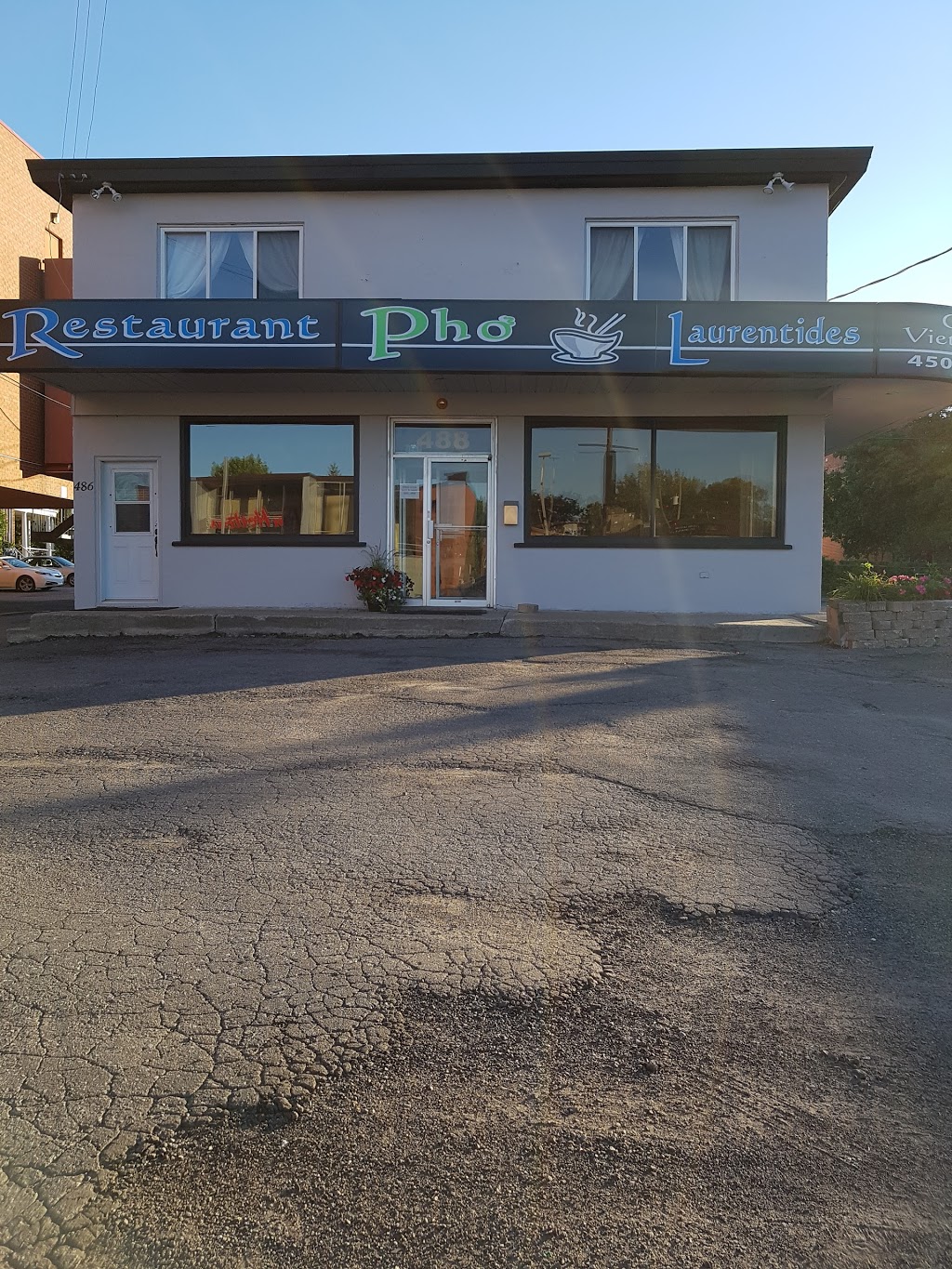 Restaurant Pho Laurentides | 488 Boulevard des Laurentides, Laval, QC H7G 2V1, Canada | Phone: (450) 629-6888