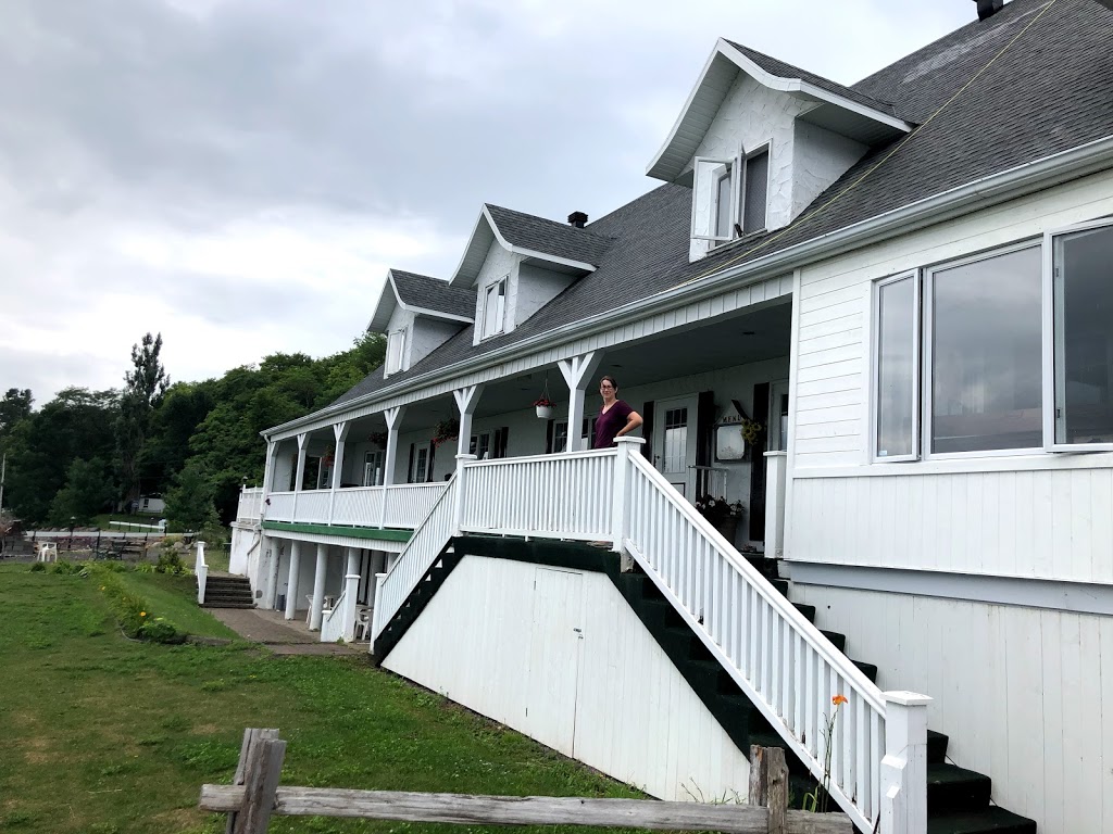 Auberge Chaumonot | 425 Chemin Royal, Saint-François-de-lÎle-dOrléans, QC G0A 3S0, Canada | Phone: (418) 829-2735