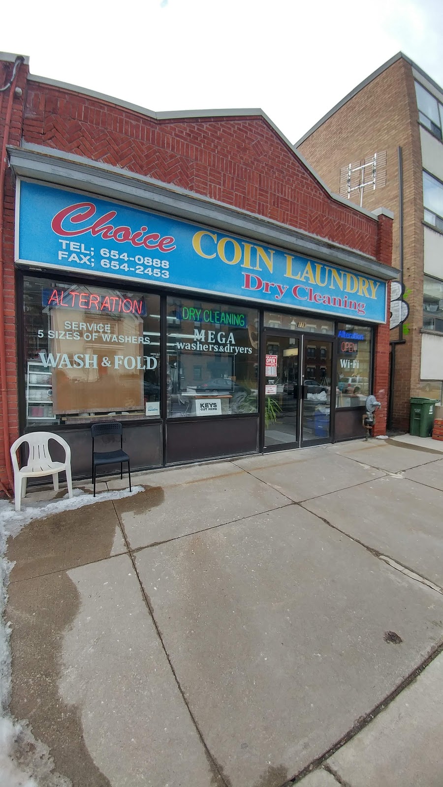 Choice Coin Laundry | 178 Vaughan Rd, York, ON M6C 2M3, Canada | Phone: (416) 654-0888