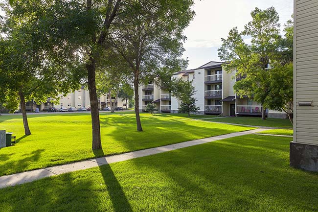 Southwood Green Apartments | 4902 Queen St, Regina, SK S4S 6X4, Canada | Phone: (306) 586-1872