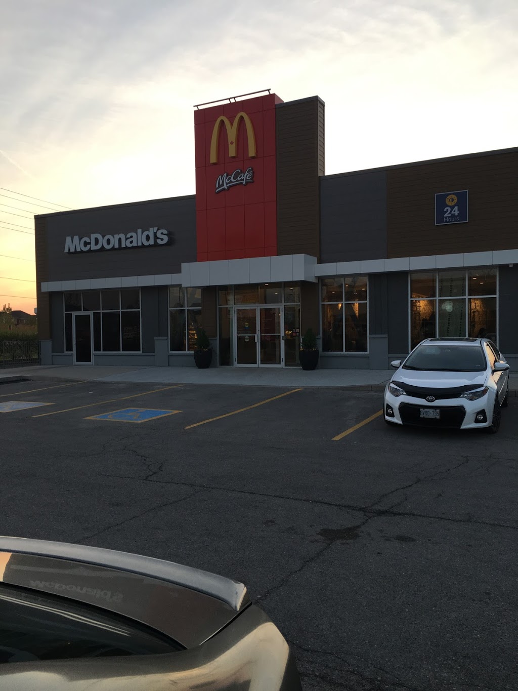 McDonalds | 91 James Snow Pkwy N, Milton, ON L9T 0R3, Canada | Phone: (289) 851-6131