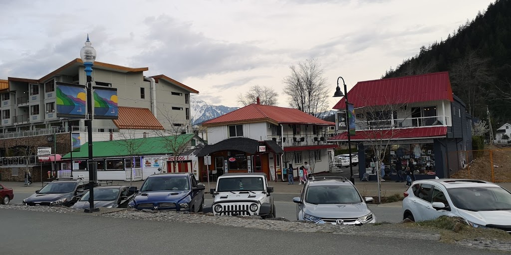 Harrison Spa Motel | 140 Esplanade Ave, Harrison Hot Springs, BC V0M 1K0, Canada | Phone: (604) 796-2828