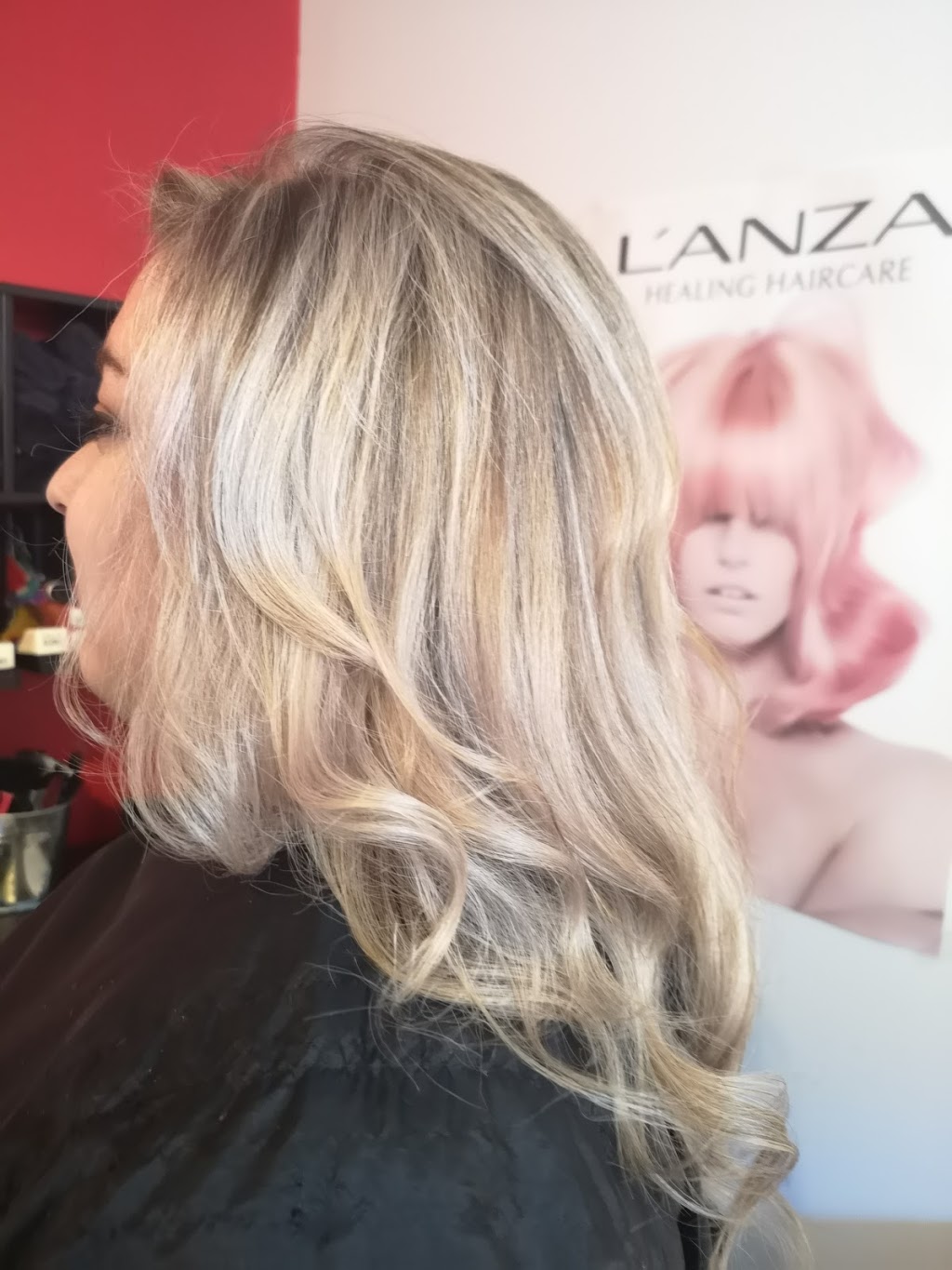 Salon lÉbouriffée | 1072 Rue Royale, Saint-Jérôme, QC J5L 0B7, Canada | Phone: (438) 881-6257