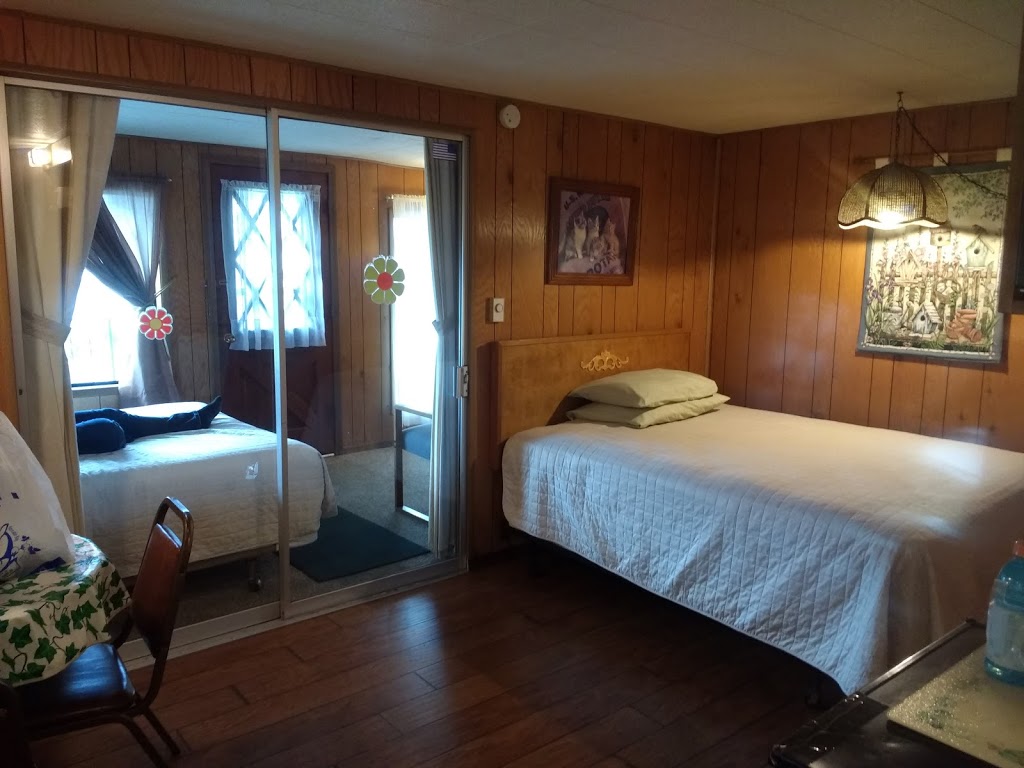 Driftwood Inn Motel | 7394 Birch Bay Dr, Blaine, WA 98230, USA | Phone: (360) 371-2620