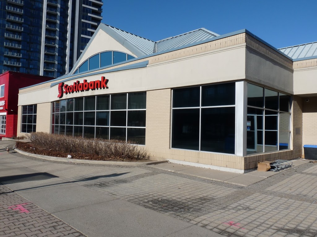 Scotiabank | 158 Lakeshore Rd E, Mississauga, ON L5G 1E9, Canada | Phone: (905) 278-3358