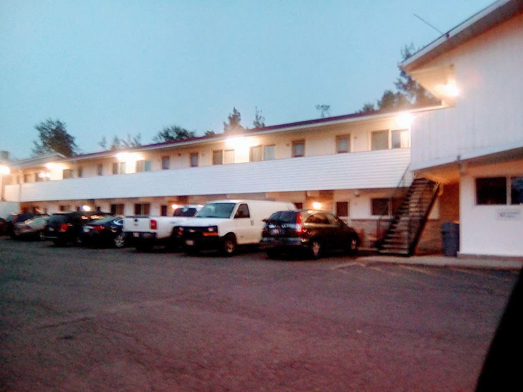 Voyageur Motel | 177 Powley St, Thunder Bay, ON P7A 2K8, Canada | Phone: (807) 345-4786