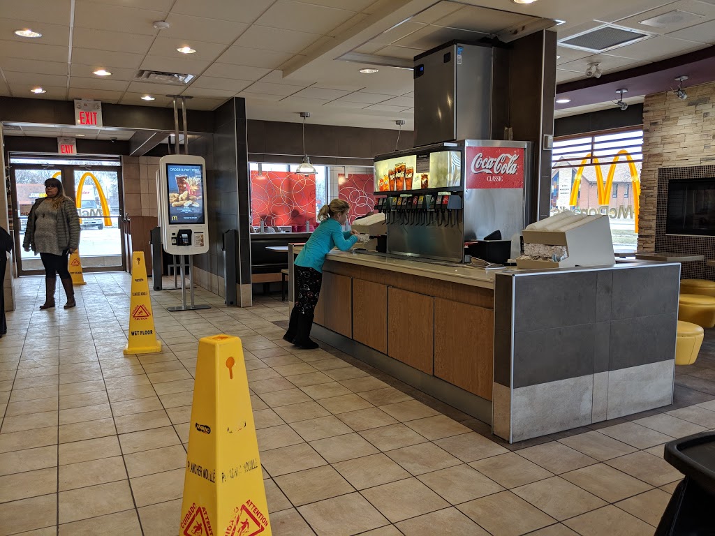 McDonalds | 50 McNaughton Ave, Wallaceburg, ON N8A 1R9, Canada | Phone: (519) 627-3376