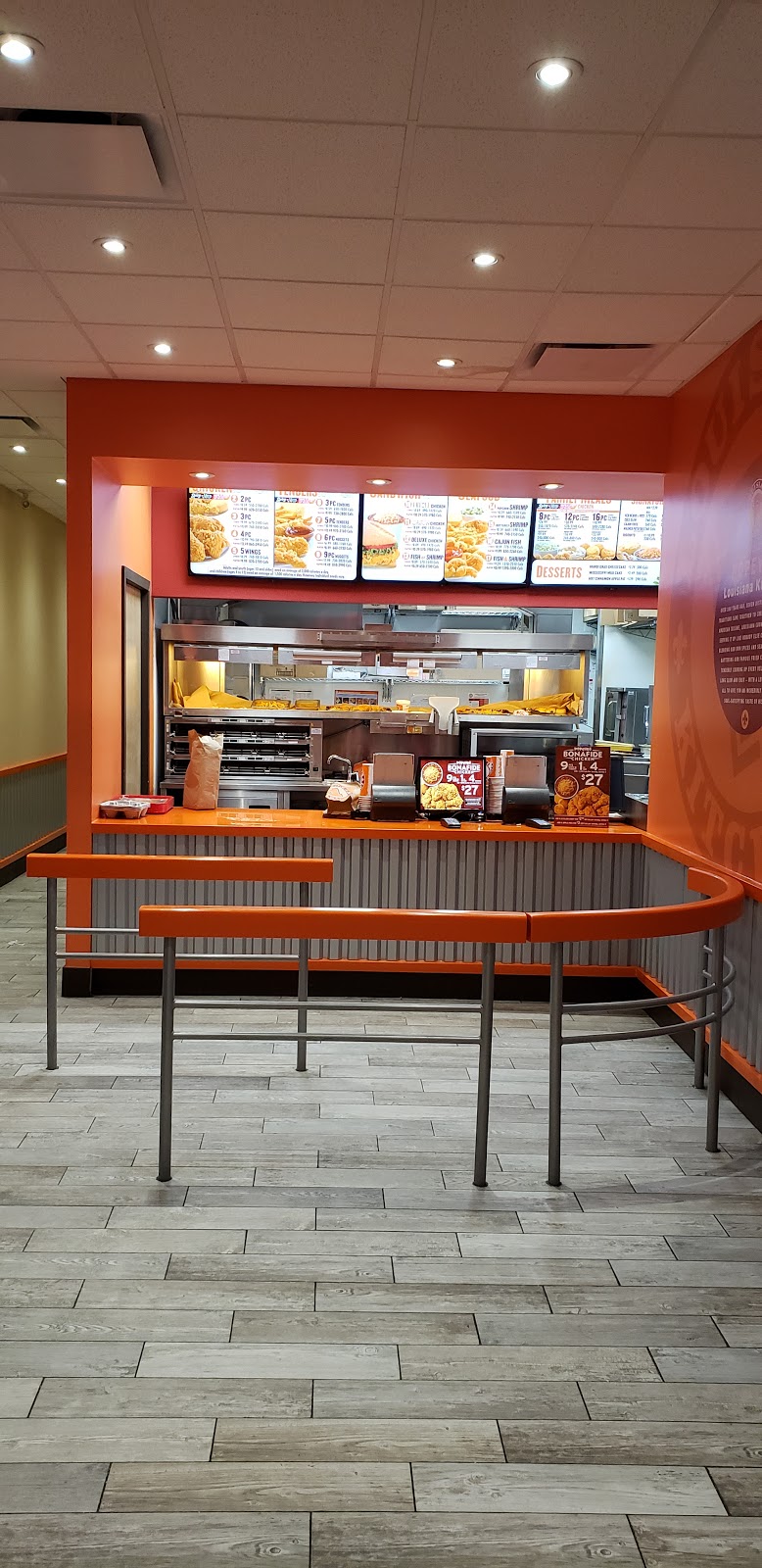 Popeyes Louisiana Kitchen | 666 Burnhamthorpe Rd Unit 23, Etobicoke, ON M9C 2Z4, Canada | Phone: (416) 620-0666