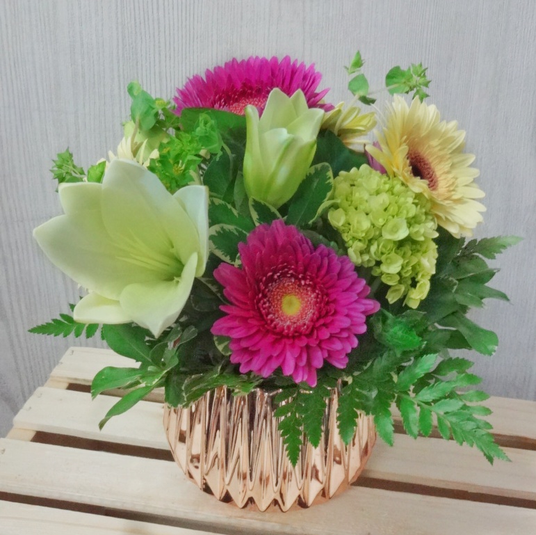 Simply Flowers | 15 Main St S, Newmarket, ON L3Y 3Y1S, Canada | Phone: (905) 715-7707