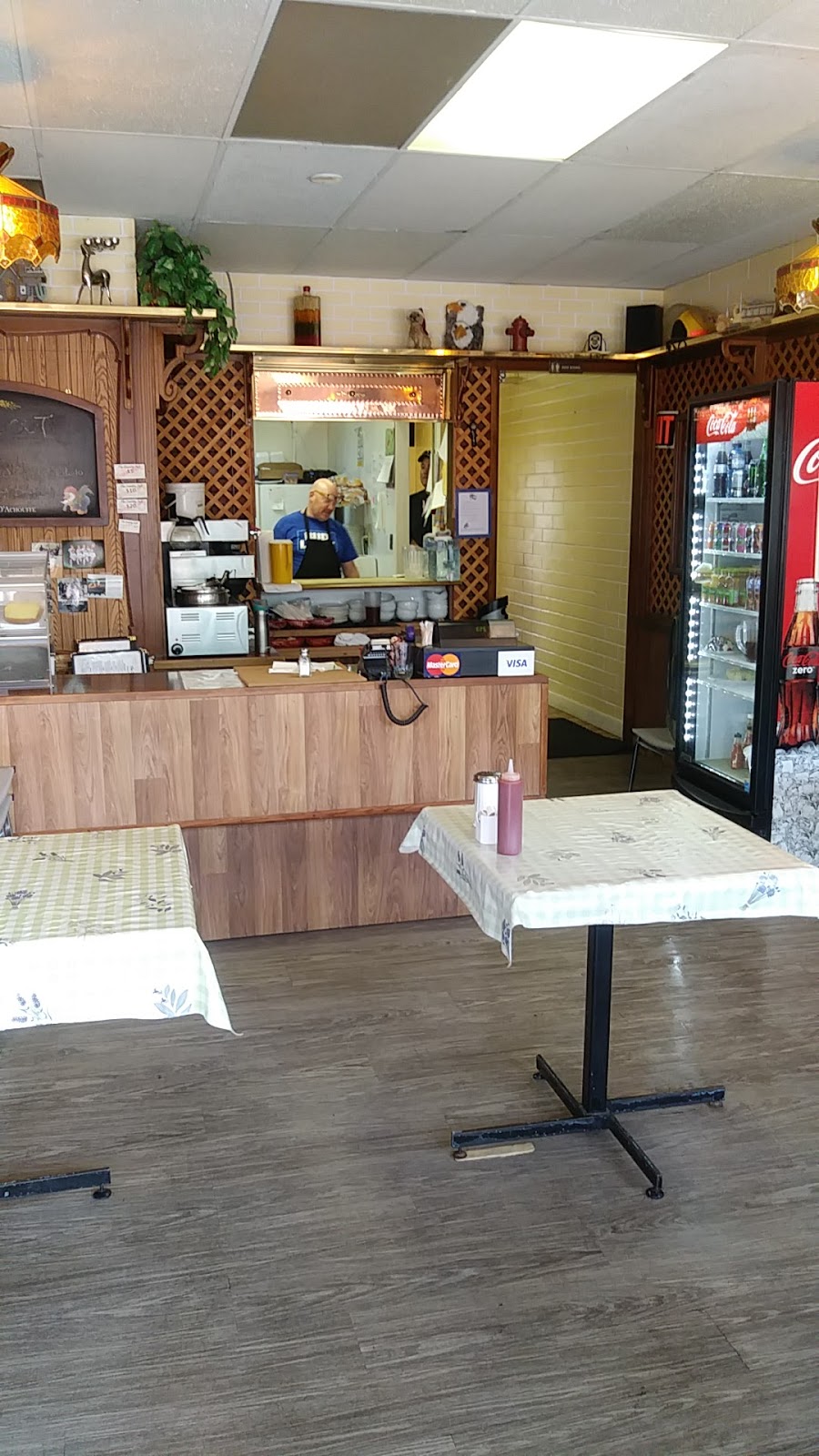 Urban Café/ Chesters Chicken | 111 Chartrand Ave, Logan Lake, BC V0K 1W0, Canada | Phone: (250) 523-0047