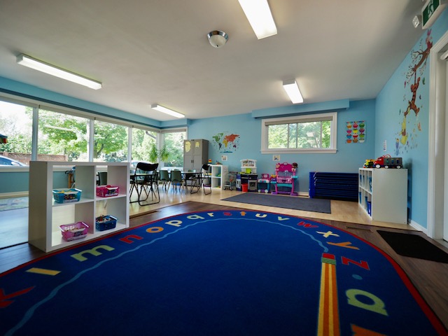 Jennys Child Care & Play | 496 Grand Blvd, Oakville, ON L6H 1P3, Canada | Phone: (416) 856-0238