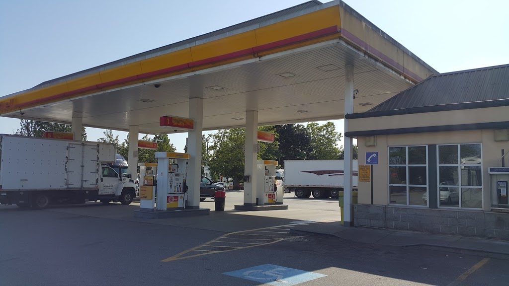 Flying J Travel Center | 1291 Cliveden Ave, Delta, BC V3M 6M3, Canada | Phone: (604) 521-4445