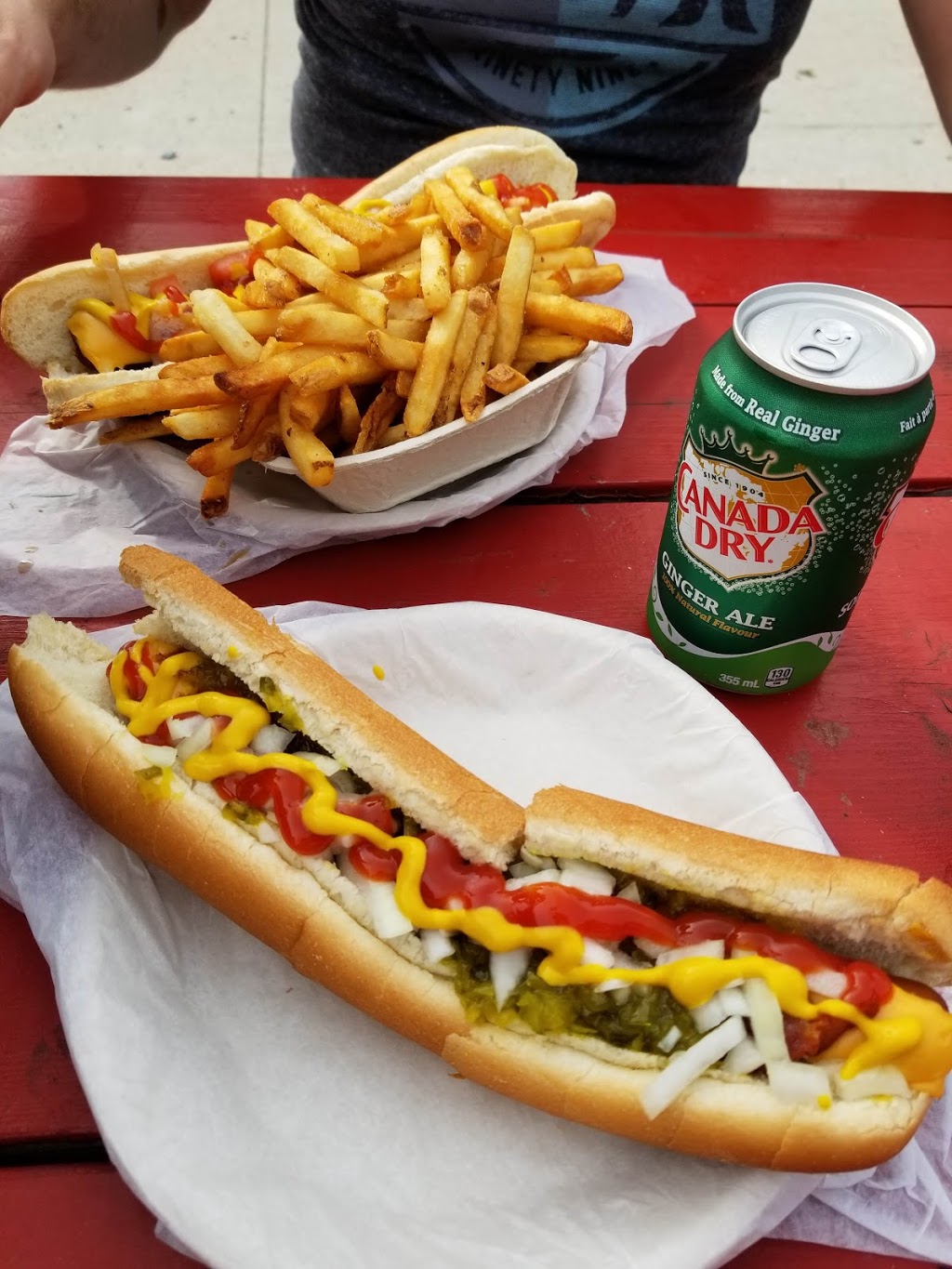 Easterbrooks Hotdog Stand | 694 Spring Gardens Rd, Burlington, ON L7T 1J3, Canada | Phone: (905) 527-9679