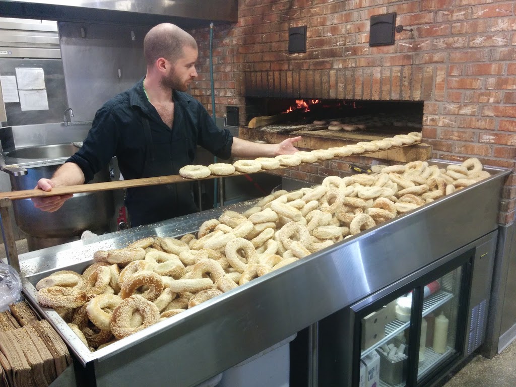 Maguire Bagel Cafe | 1400 Avenue Maguire, Québec, QC G1T 1Z3, Canada | Phone: (418) 527-2303