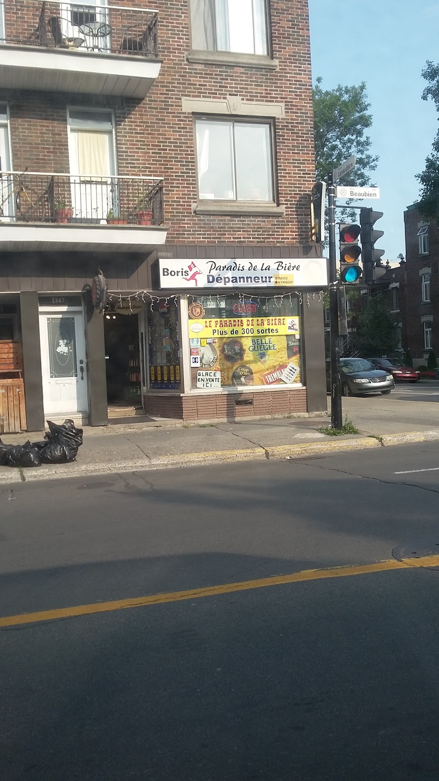 Depanneur Simon Anthony | 1349 Rue Beaubien E, Montréal, QC H2G 1K7, Canada | Phone: (514) 272-3632