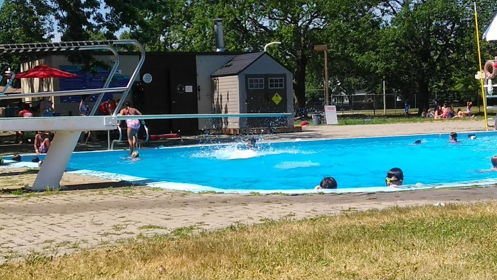 General Burns Outdoor Pool | 107 Chesterton Dr, Nepean, ON K2E 5T6, Canada | Phone: (613) 225-7970