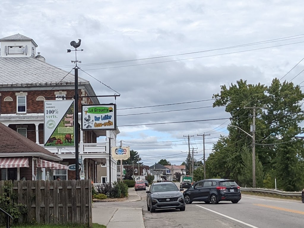 Bar Laitier Et Casse Croûte La Girouette | 296 12e Avenue, Ferme-Neuve, QC J0W 1C0, Canada | Phone: (819) 587-2026