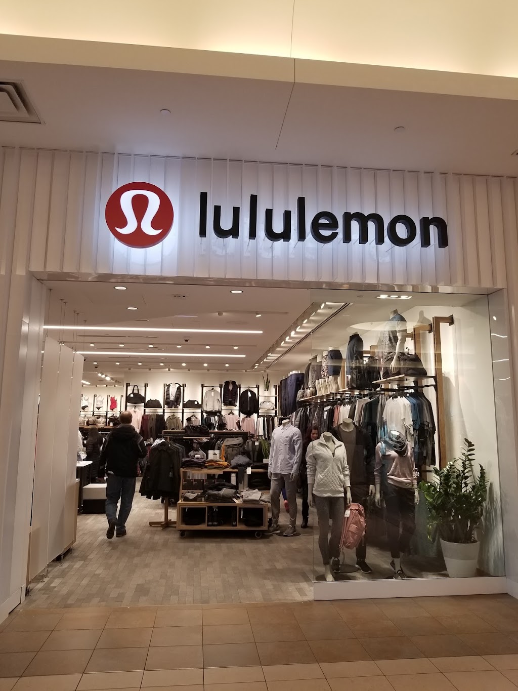 lululemon | 1800 Sheppard Ave E Unit 2031A, Toronto, ON M2J 5A7, Canada | Phone: (416) 756-9612