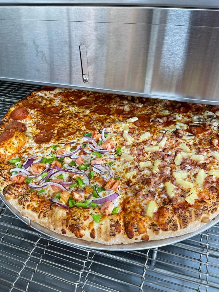 Ginos Pizza | 15 Thames St S, Ingersoll, ON N5C 2S8, Canada | Phone: (519) 425-1015