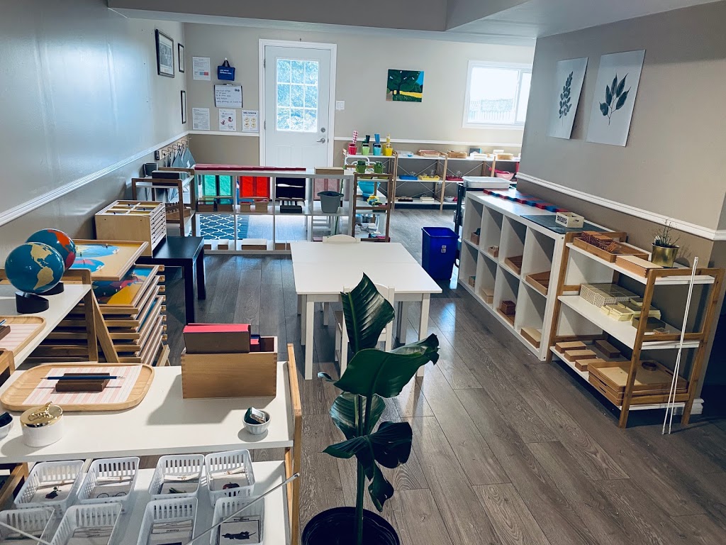 Peterborough Montessori | 861 Stewart Dr, Peterborough, ON K9J 7R3, Canada | Phone: (613) 668-6534