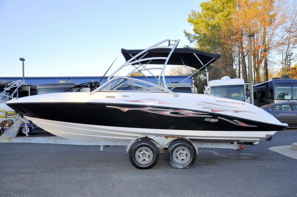 R.J. Marine Sales and Service | 579 Chartwell Rd, Oakville, ON L6J 4A8, Canada | Phone: (905) 510-0380