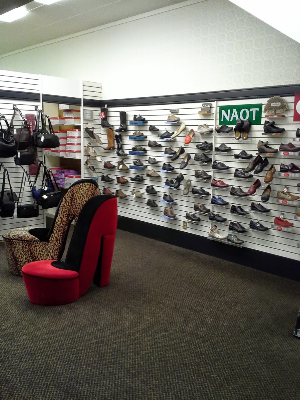 Gemmells Shoes | 110 Main St N, Moose Jaw, SK S6H 3J7, Canada | Phone: (306) 694-0165