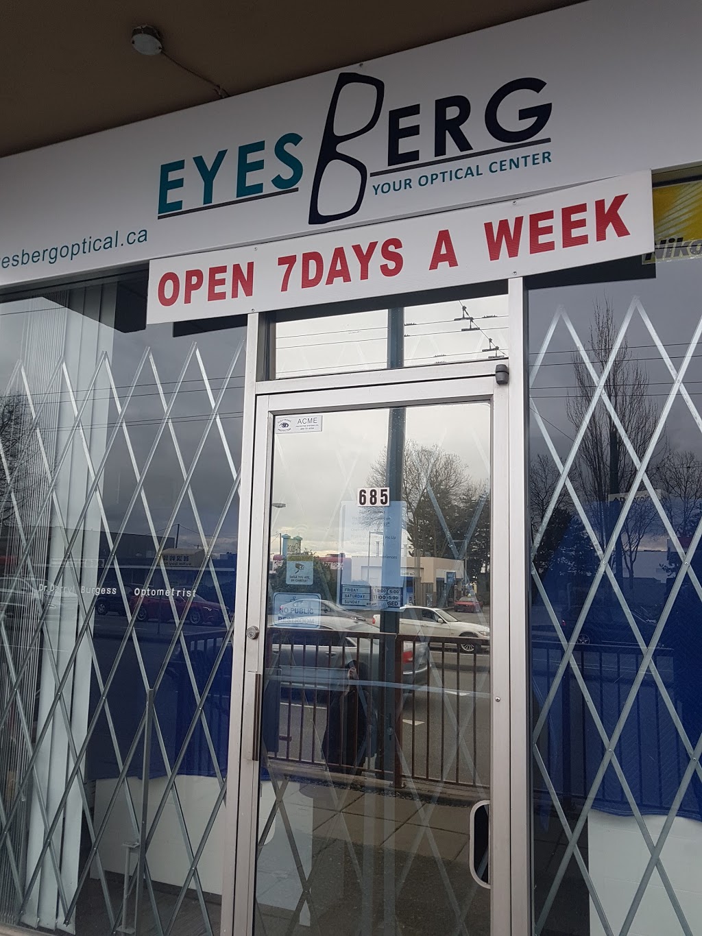 Eyesberg Optical & Optometry | 685 SE Marine Dr, Vancouver, BC V5X 2T5, Canada | Phone: (604) 325-9534