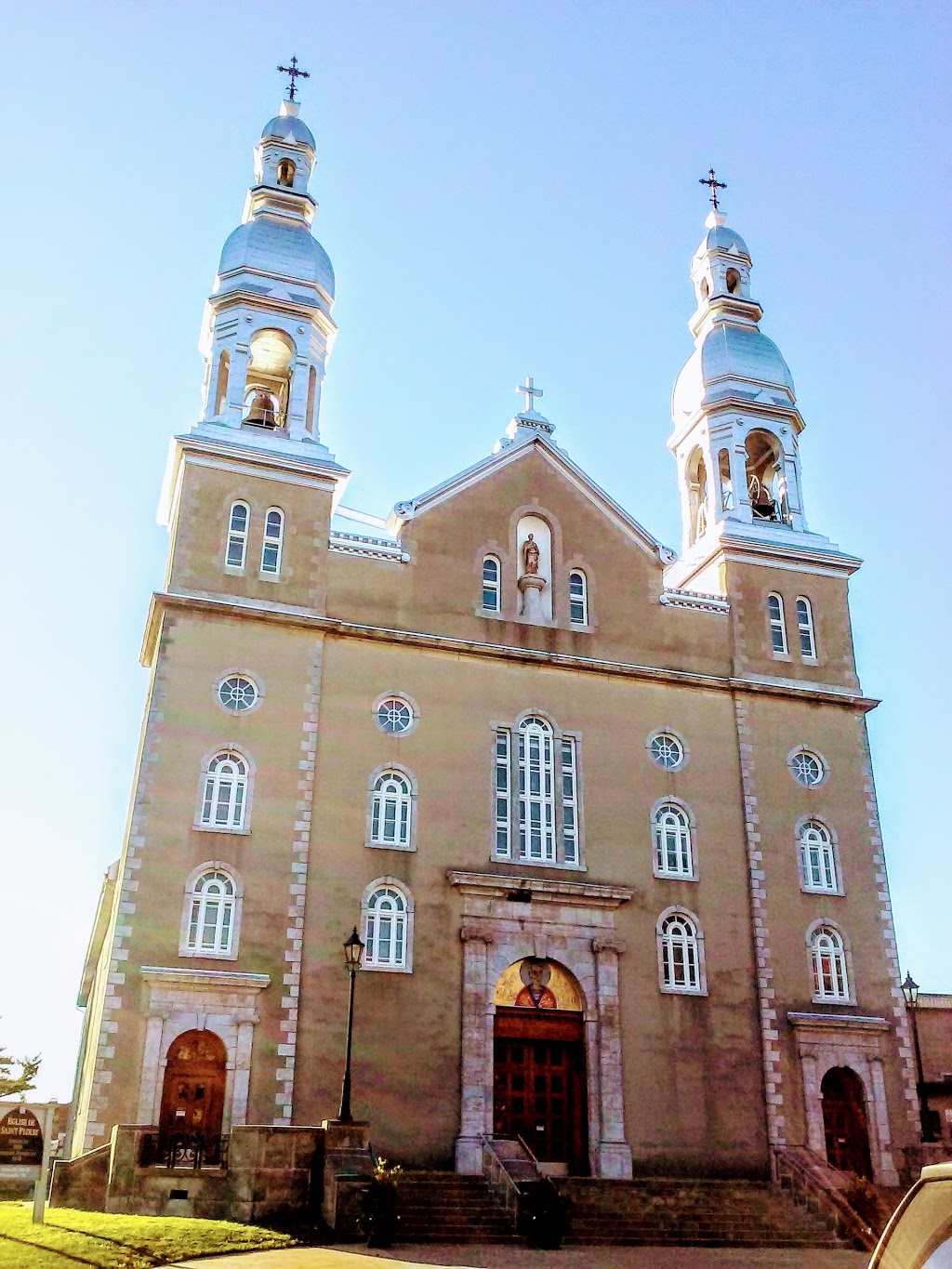 Presbytère St-Pierre | 170 Rue George, Sorel-Tracy, QC J3P 1E1, Canada | Phone: (450) 743-7909