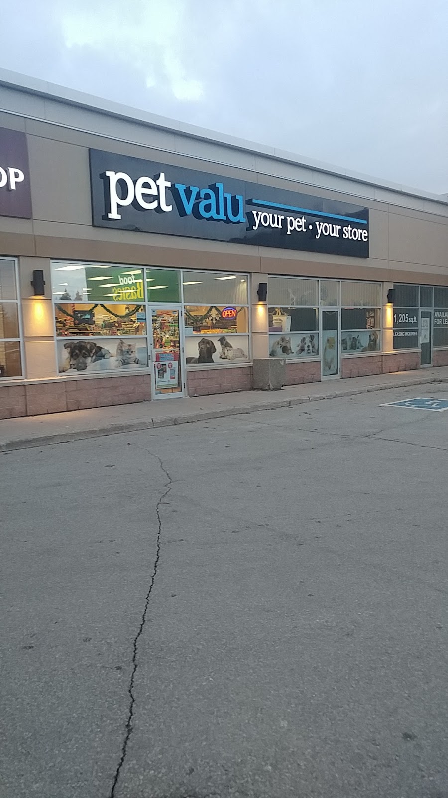 Pet Valu | 555 Essa Rd, Barrie, ON L4N 6A9, Canada | Phone: (705) 726-0383