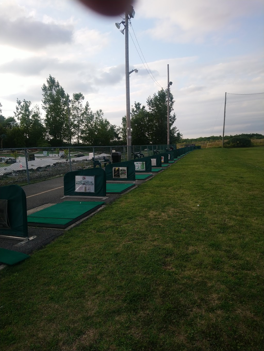 Golf Tropical | 12 Rue de Batiscan, Mercier, QC J6R 2P2, Canada | Phone: (450) 699-1222